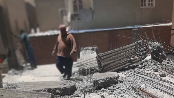 إزالة مخالفات بناء في منطقة الذهبية جنوب الغردقة