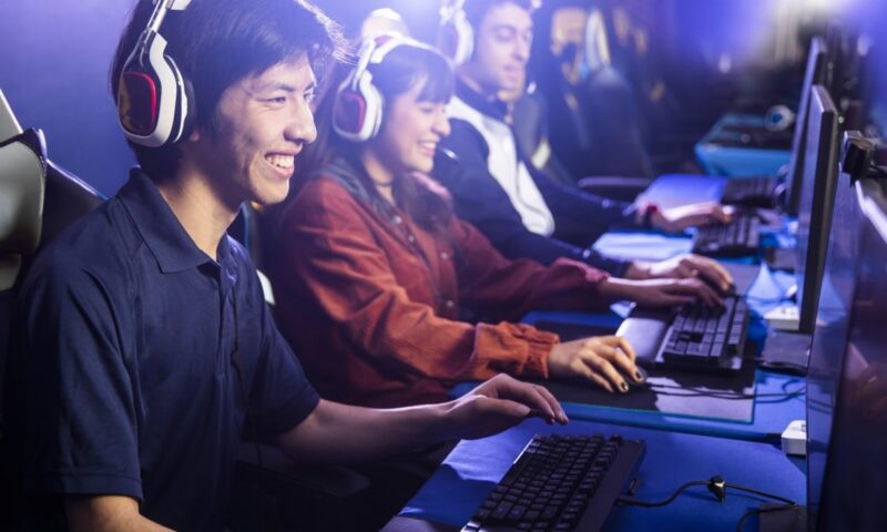 Game over? Shake-up proposed for Hong Kong internet cafes offering overnight stays