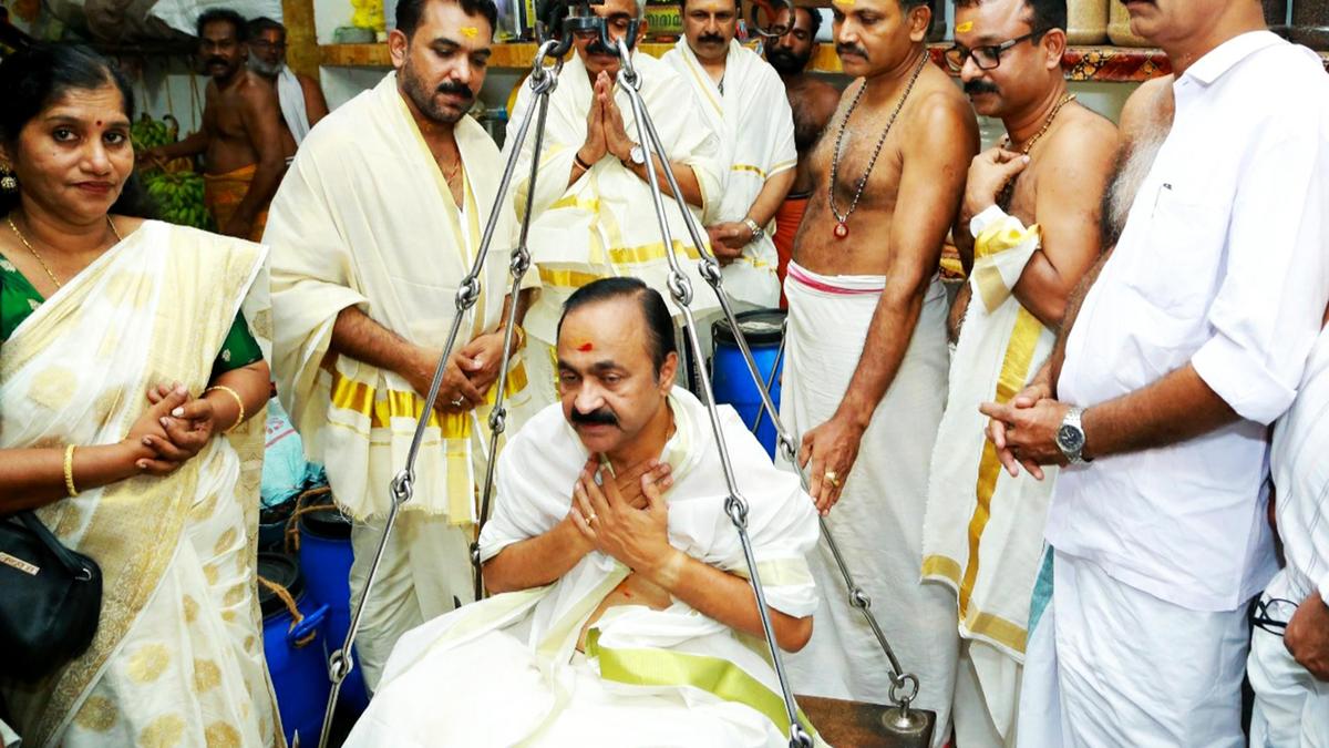 Kerala Chief Minister V.D. Satheesan offers Tulabharam at Guruvayur temple