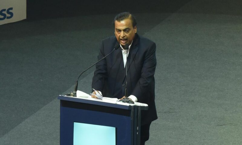 Mukesh Ambani draws no salary for sixth year in a row: RIL Annual Report