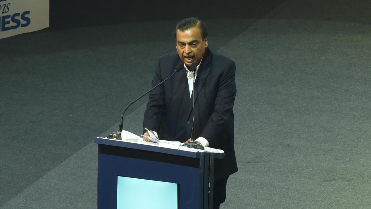 Mukesh Ambani draws no salary for sixth year in a row: RIL Annual Report