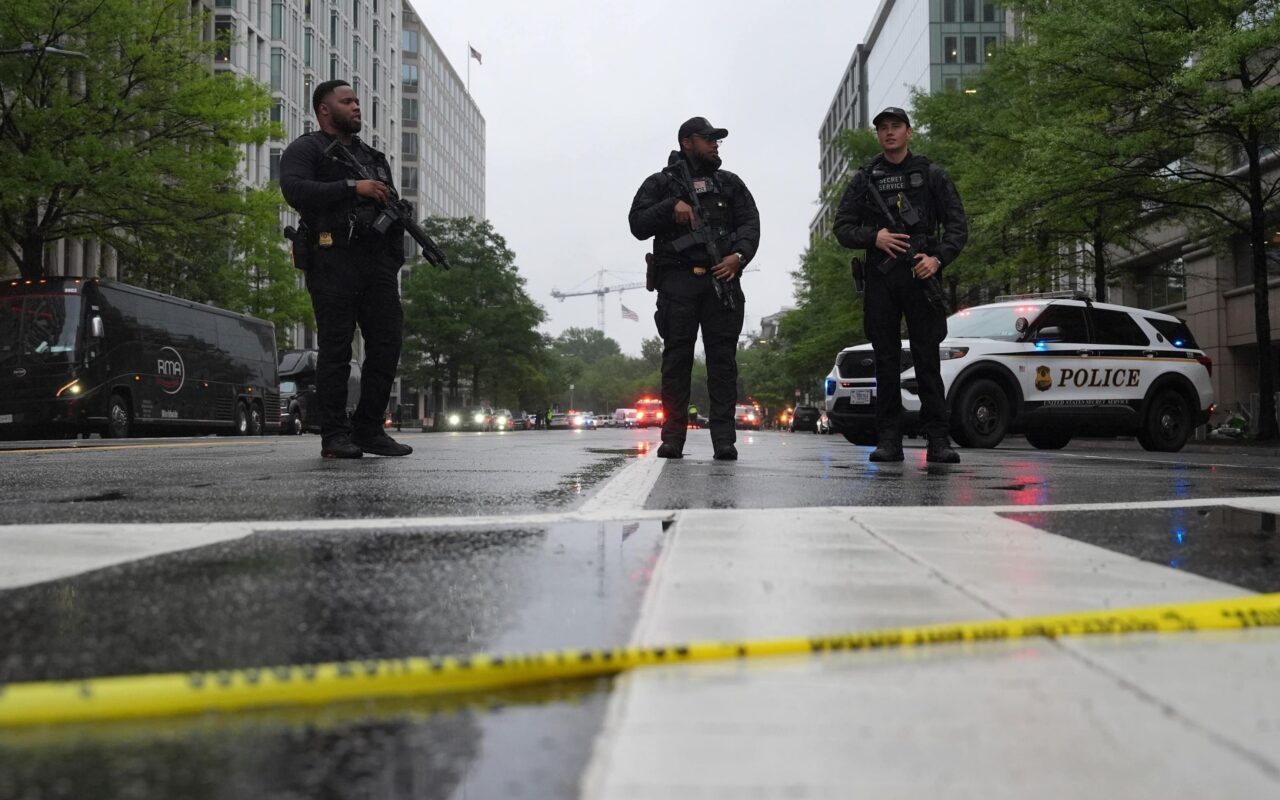 US Secret Service and police respond to reports of shots fired near White House