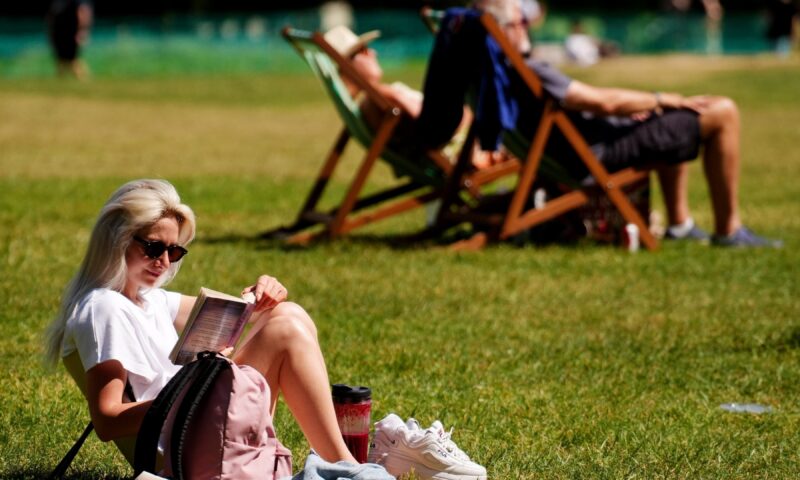 Heat to rise to possible record-breaking highs over rest of bank holiday weekend