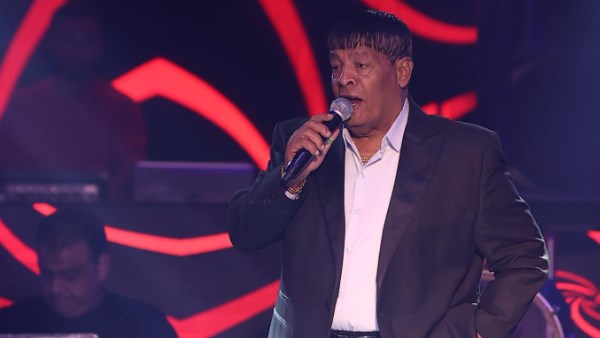 كامل العدد.. عبد الباسط حمودة يشعل الأجواء في حفل جماهيري ضخم بالقاهرة