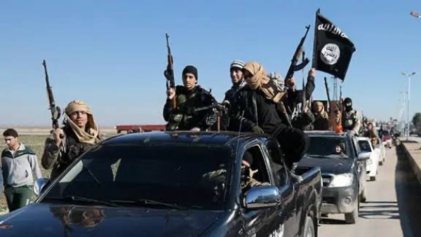 اعتقال 10 عناصر من تنظيم “داعش” الإرهابي في سوريا