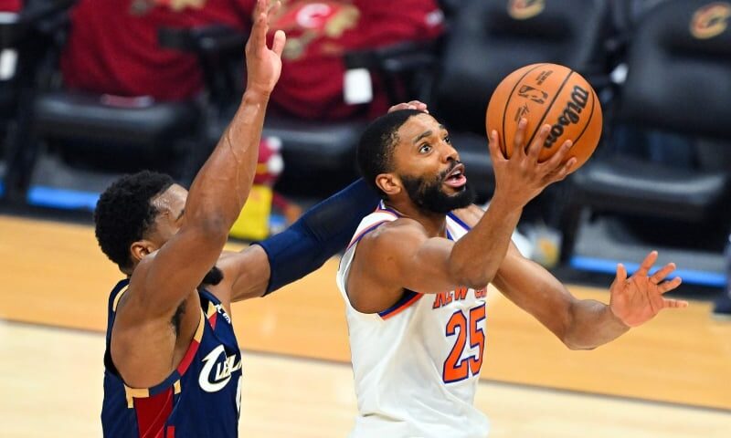 Knicks beat Cavaliers to reach brink of NBA Finals