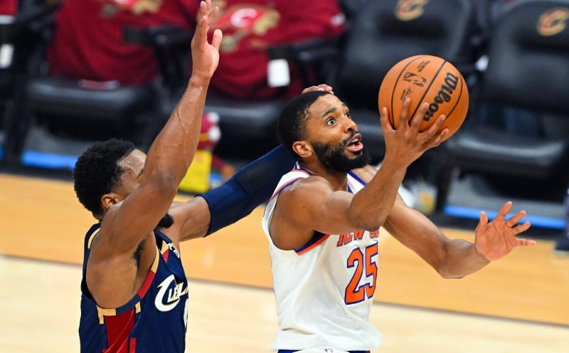 Knicks beat Cavaliers to reach brink of NBA Finals