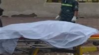 بالصورة.. العثور على جثة شخص مجهول الهوية مقتولا وملقى بطريق بالفيوم