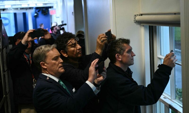 Trump moves to punish US government workers who leak information to reporters