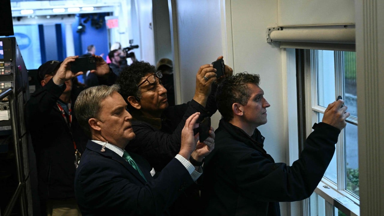Trump moves to punish US government workers who leak information to reporters