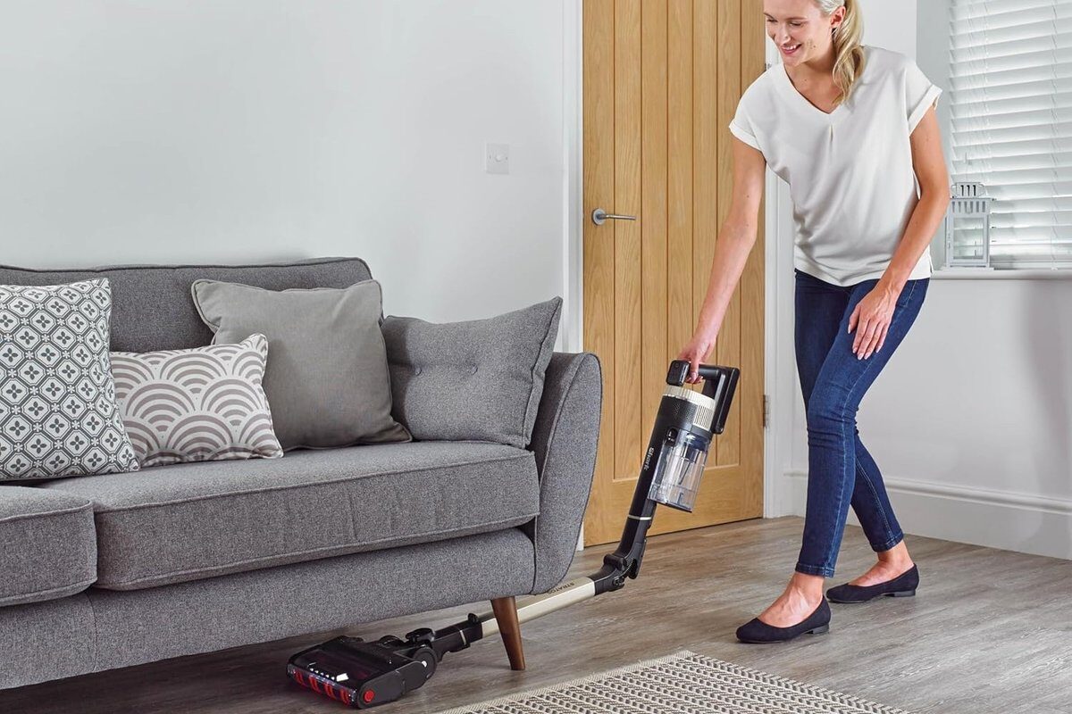 Shark’s cordless pet vacuum drops by £240 in Amazon deal – 56% saving (aff)