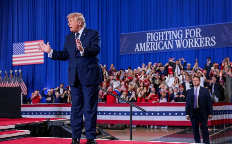 Trump: No rush for Iran deal as US blockade remains in place