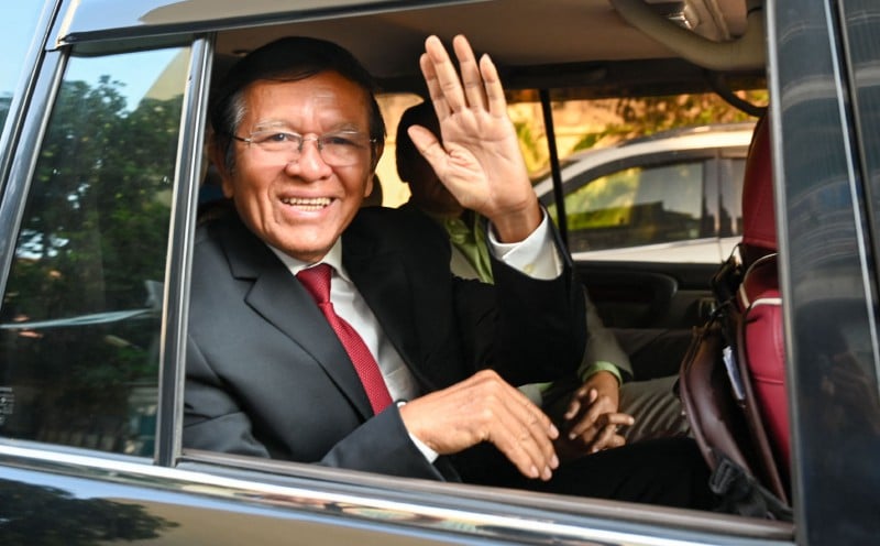 Cambodia’s Hun Sen pardons detained opposition leader