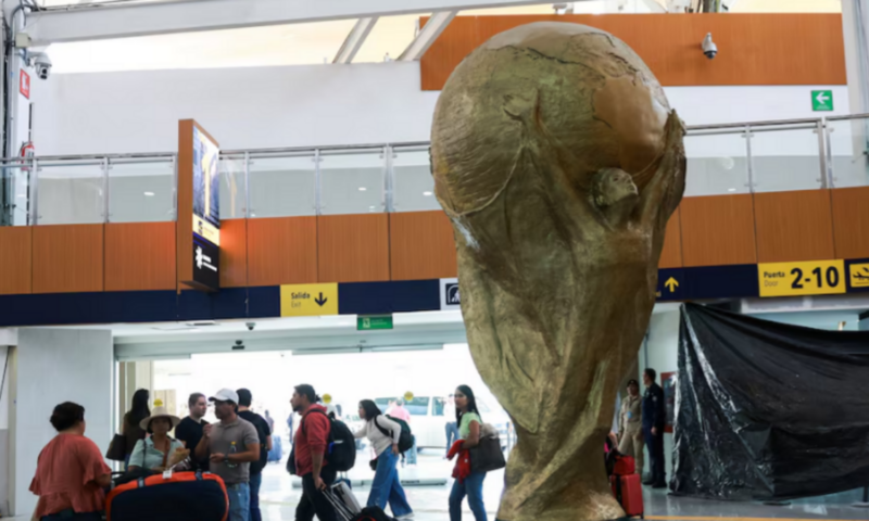 طبيب: خطر الإصابة بـ”إيبولا” ضئيل على المشجعين في كأس العالم