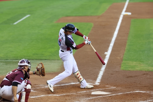 Twins rally past Giants for 4th straight win