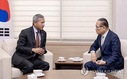 National security adviser discusses security situation on Korean Peninsula with Singaporean FM