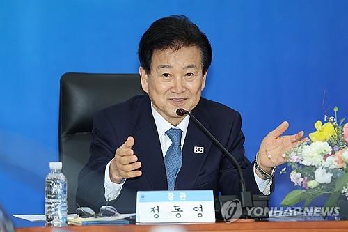 Unification minister proposes EU-led initiative to resume inter-Korean dialogue
