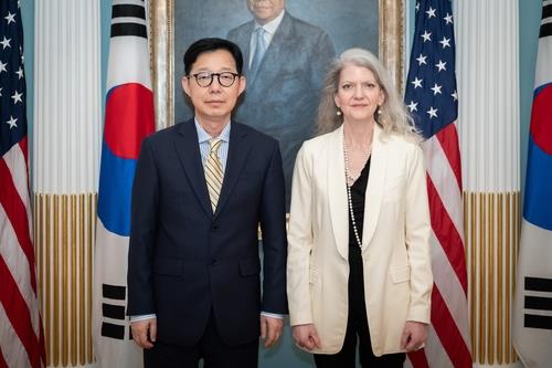 (LEAD) S. Korea, U.S. to launch talks on security initiatives from summit agreements next week