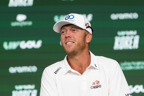 (LEAD) Gooch grabs 36-hole lead at LIV Golf Korea as DeChambeau lurks