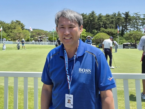 (Yonhap Interview) Olympic table tennis medalist proud of son for representing country in LIV Golf