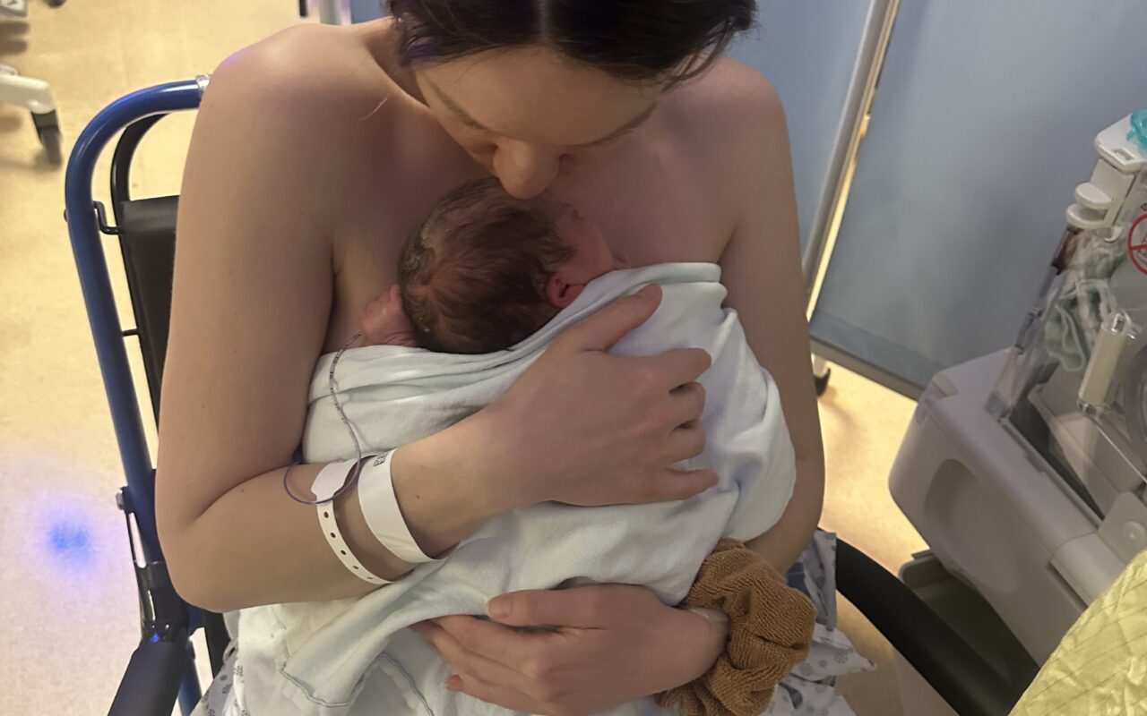 ‘Empty promises’: Mother alleges Fraser Health failed to pay for doula services