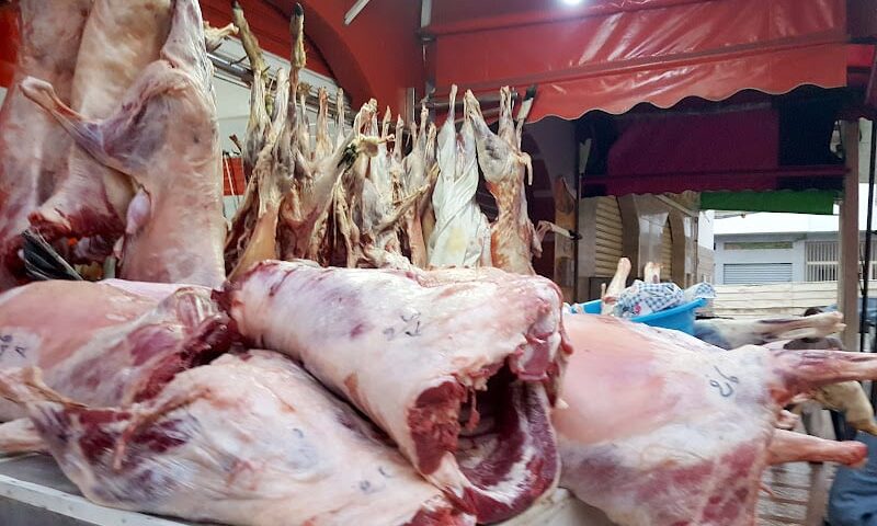 “حرارة العيد” تنعش تقطيع الأضاحي