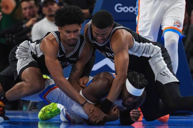 Thunder beat Spurs in Game 5 for pivotal 3-2 lead