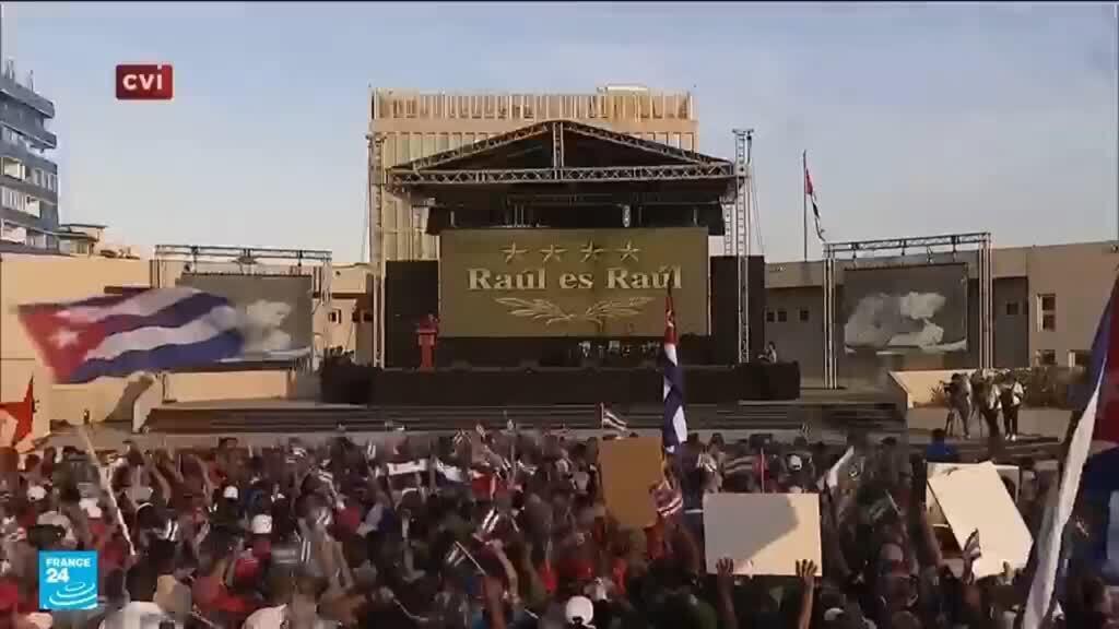مظاهرة أمام السفارة الأمريكية في هافانا دعما لراؤول كاسترو
