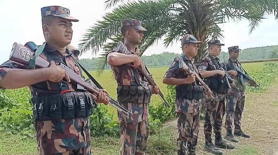 Bangladesh boosts vigilance over suspected forced crossings from India