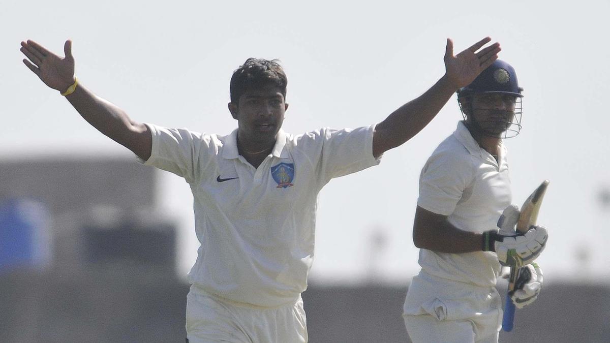 Former Karnataka pacer Akshay passes away due to heart attack