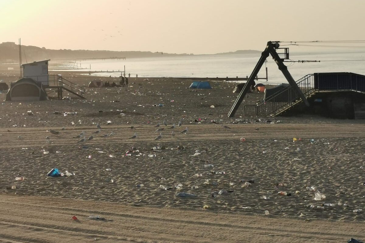 Bournemouth beach buried in rubbish after bank holiday heatwave crowds