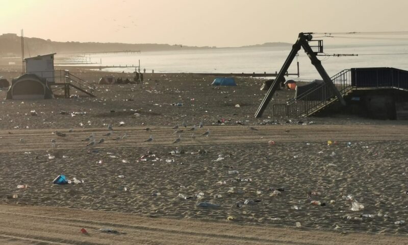 Bournemouth beach buried in rubbish after bank holiday heatwave crowds