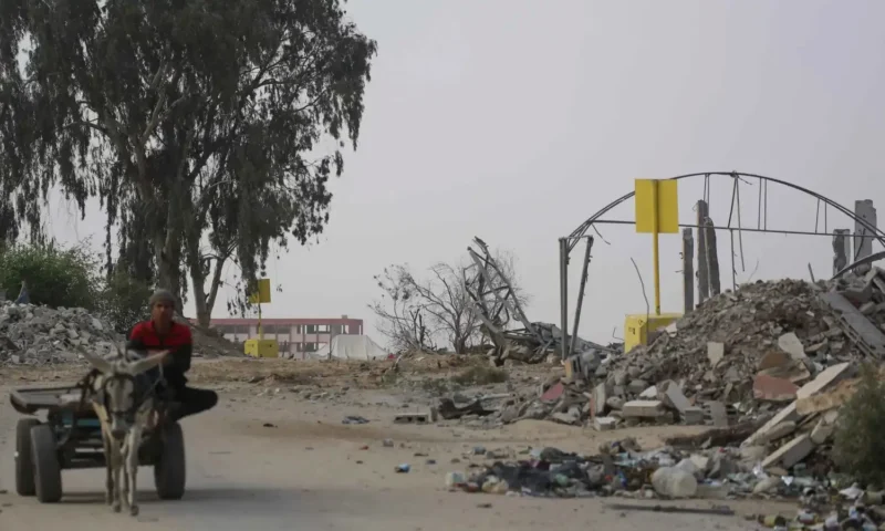 صحيفة: “إسرائيل” تحرك “الخط الأصفر” ليتقاطع مع طريق رئيسي في غزة