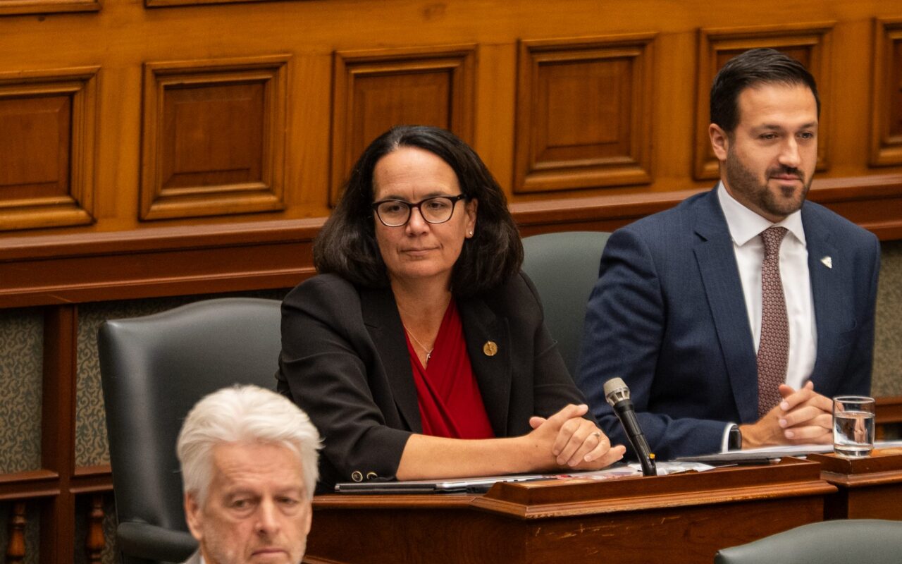 Ontario Liberal leadership candidates say legislative seat necessary for next leader