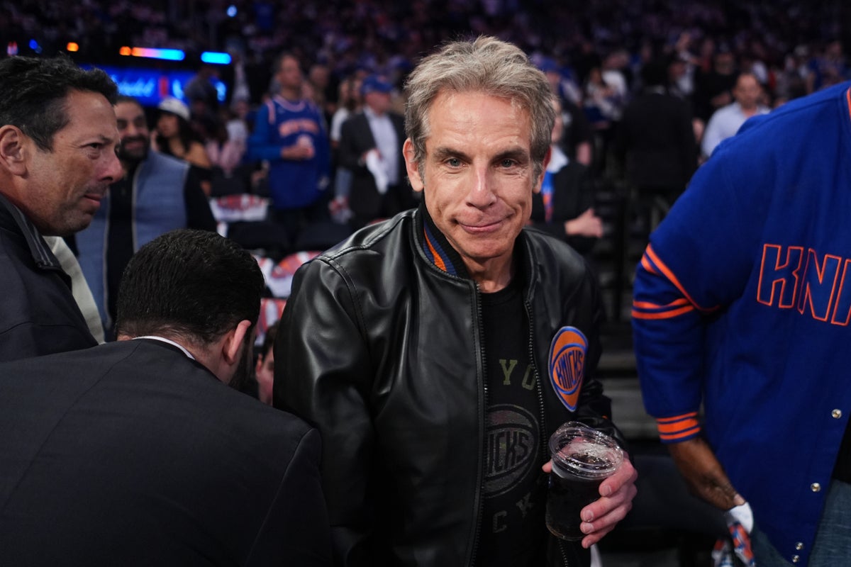 Ben Stiller welcomes a photo with Mike Brown’s wife, after Knicks coach said she was afraid to ask