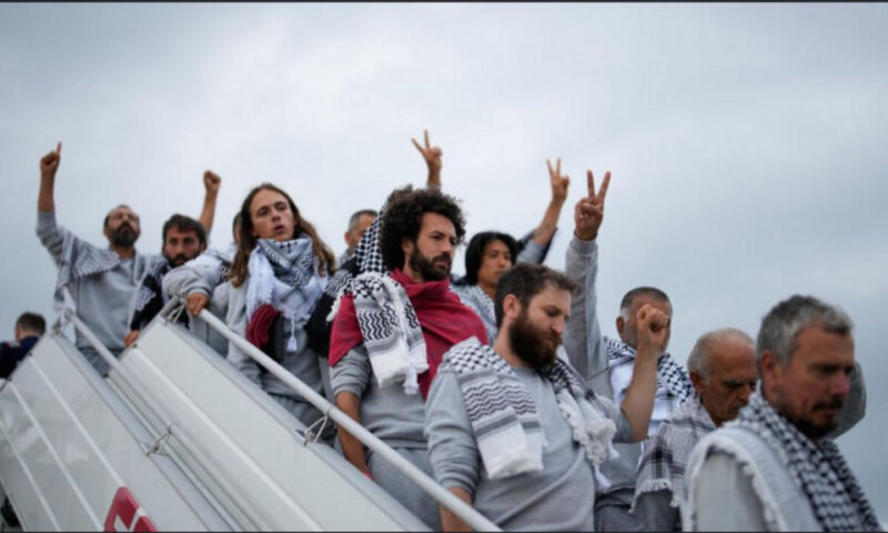 وصول ناشطي “أسطول الصمود” إلى تركيا بعد ترحيلهم من إسرائيل وسط انتقادات دولية