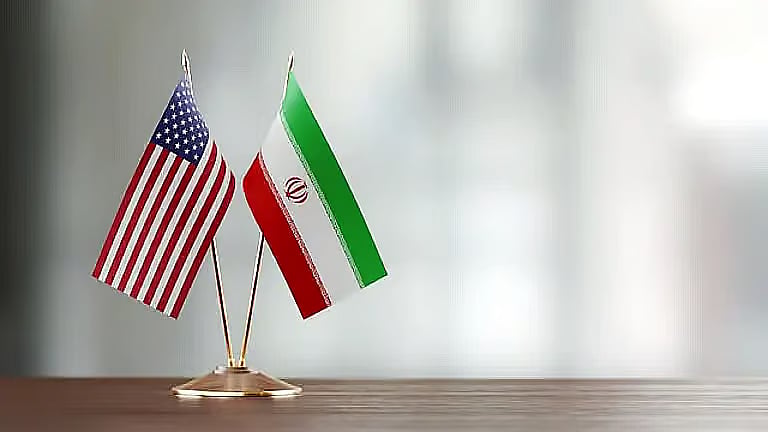إعلام إيراني يكشف أبرز بنود الاتفاق المحتمل مع أمريكا.. الإفراج عن جزء من أموال طهران المجمدة وإجراءات مرتبطة بهرمز