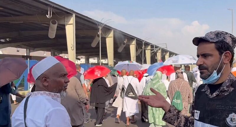 ضيوف الرحمن يواصلون رمي الجمرات أول أيام التشريق وسط انسيابية الحركة
