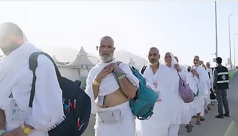 «الصحة »تحث ضيوف الرحمن على شرب كميات ماء كافية