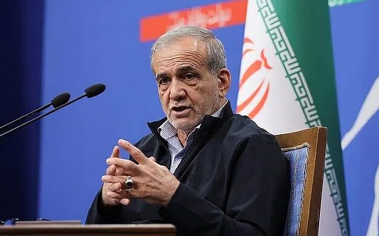 الرئيس الإيراني: نواجه تحديات عدة والوضع حساس للغاية  