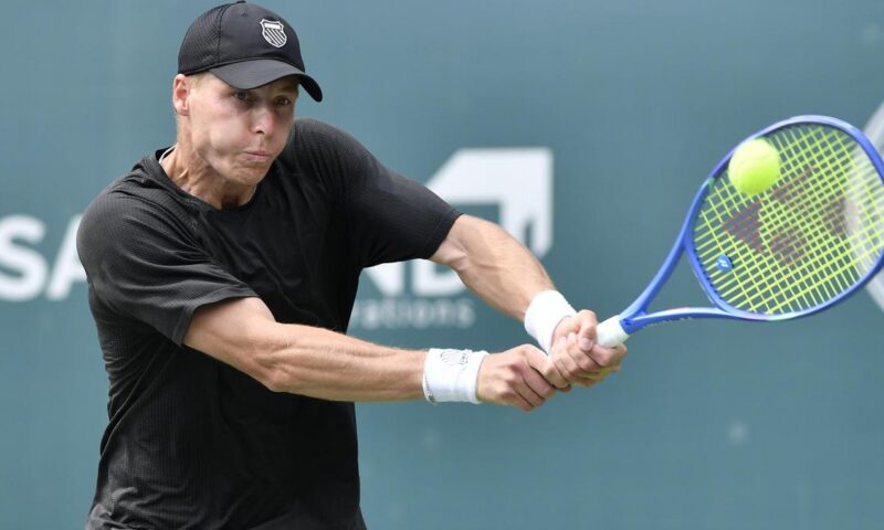 TENNIS | Ivashka loses his cool but not his semifinal against Stewart