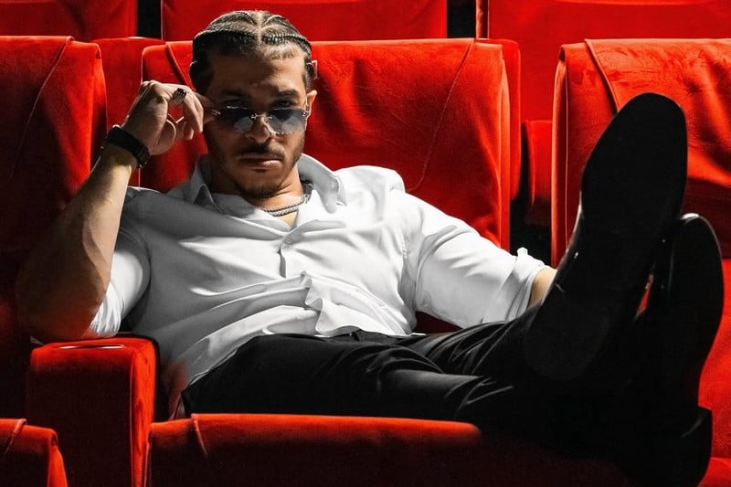 “ديزي دروس” يجمع الغناء والصورة