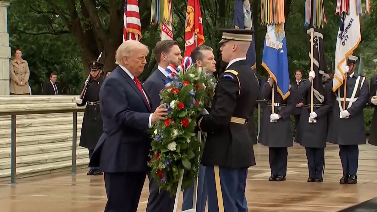 Donald Trump lays wreath at Tomb of Unknown Soldier to mark Memorial Day