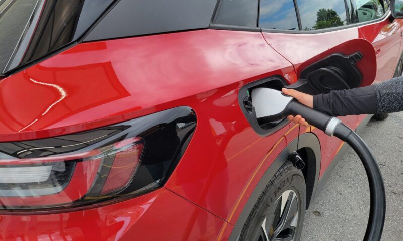 EV rebate claims top $122M, but many dealers still waiting on Ottawa to pay
