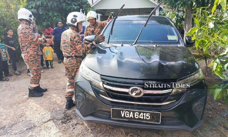 Firefighters rescue toddler locked inside MPV in Sekinchan