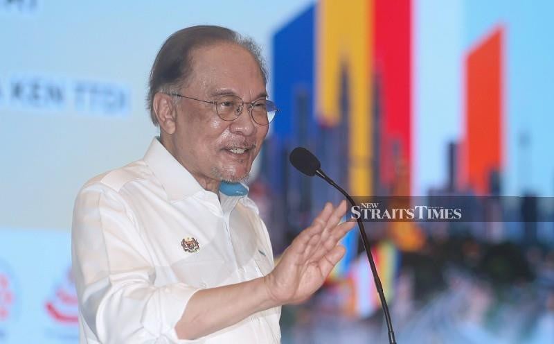 Anwar takes over Pandan as adopted constituency