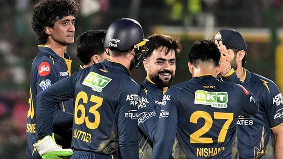 Spinners fall way behind as pacers call the shots