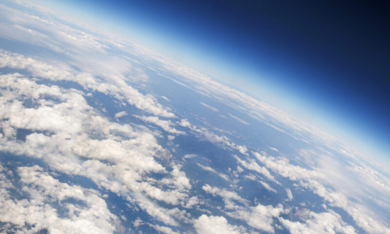 Want an oxygen-rich atmosphere? Stuff oxygen’s friends in the mantle.