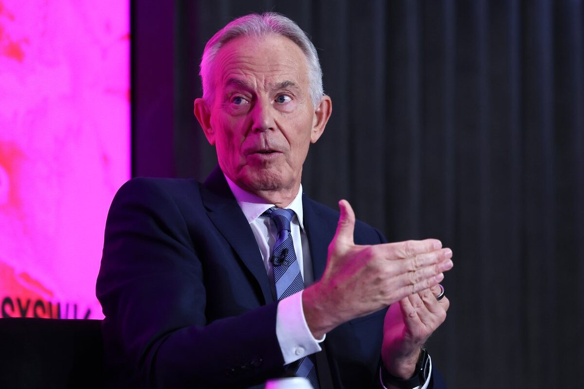 Tony Blair tells Labour to drain every drop of oil from North Sea and axe net zero targets