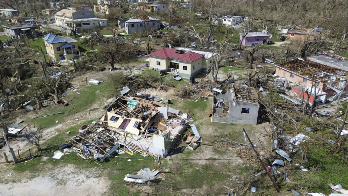 Forecasters predict below-average hurricane season, advise against complacency